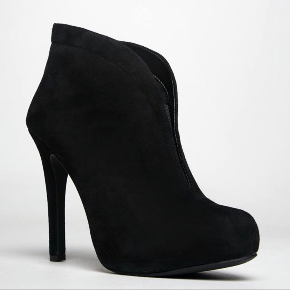 Jessica Simpson black booties 5.5